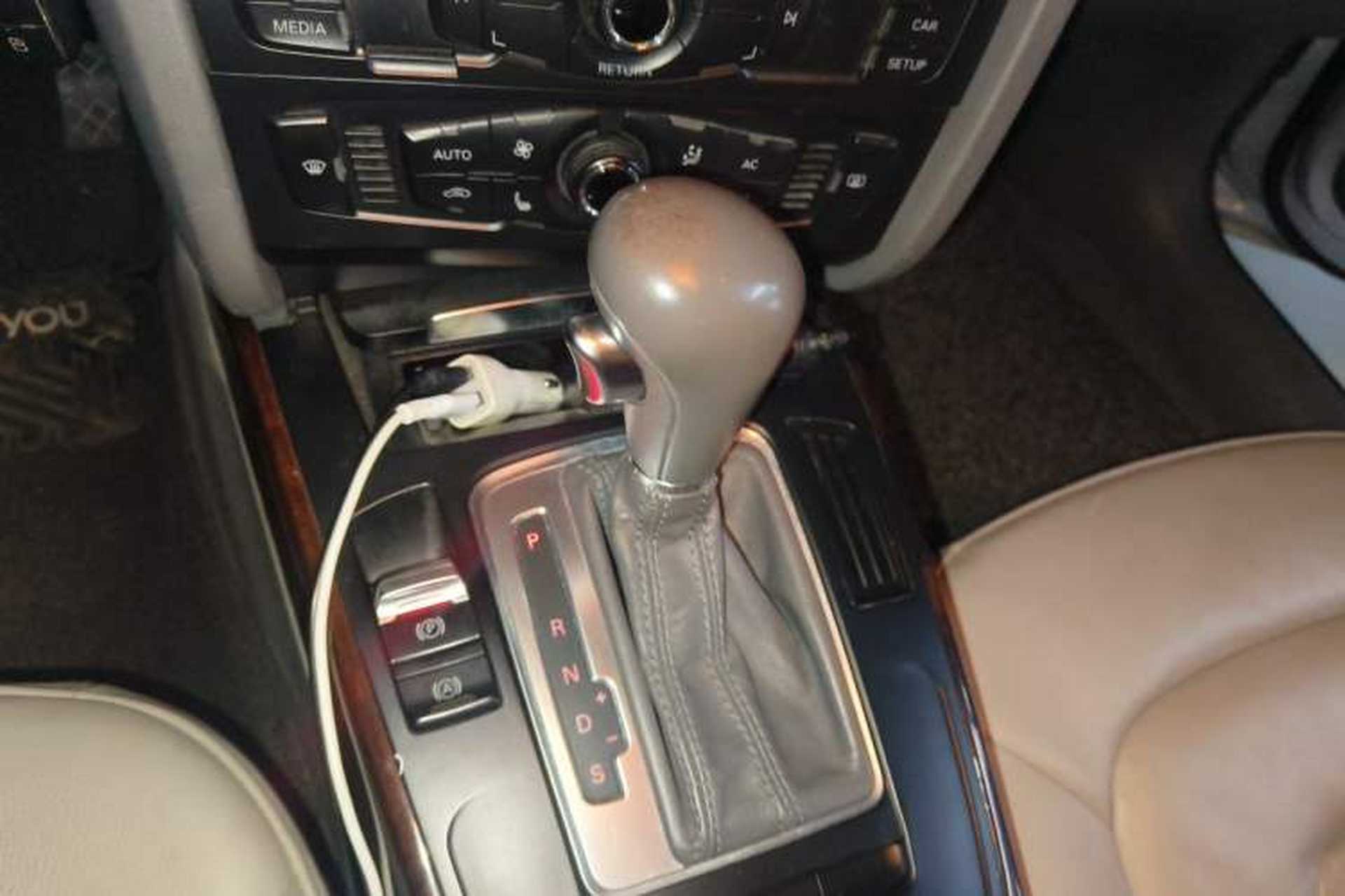 Used Audi A4L 2011 2.0 TFSI Comfort Model Gear Lever