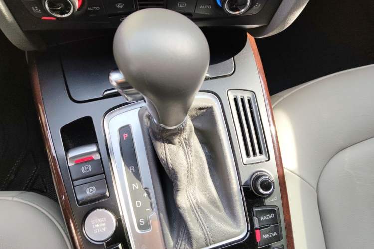 Used Audi A4L 2011 2.0 TFSI Luxury Model Gear Lever