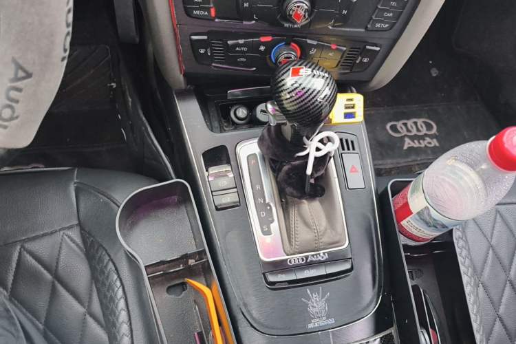 Used Audi A4L 2011 2.0 TFSI Standard Model Gear Lever