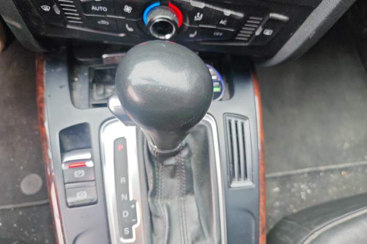 Used Audi A4L 2011 2.0 TFSI Comfort Model Gear Lever