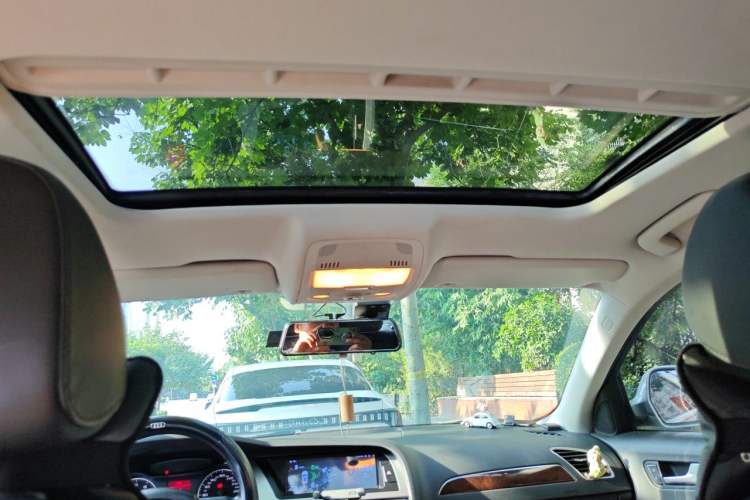 Used Audi A4L 2011 2.0 TFSI Comfort Model Headliner