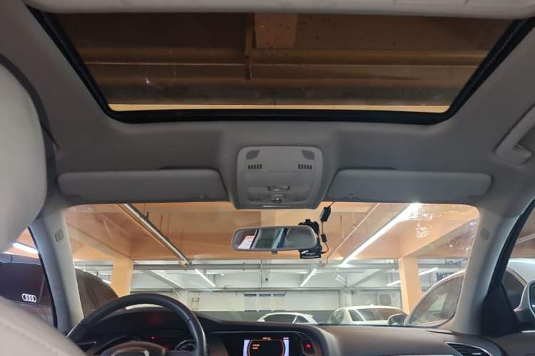 Used Audi A4L 2011 2.0 TFSI Standard Model Headliner