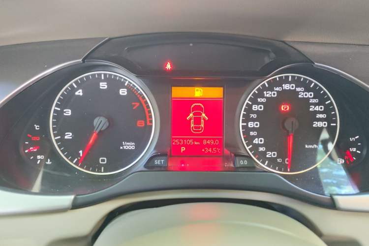 Used Audi A4L 2011 2.0 TFSI Comfort Model Instrument Cluster