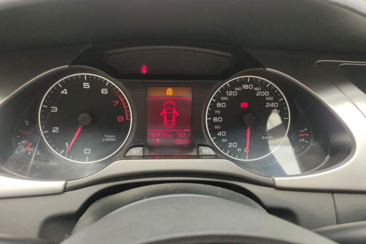 Used Audi A4L 2011 2.0 TFSI Standard Model Instrument Cluster