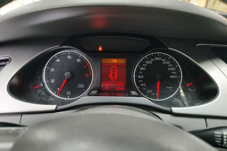 Used Audi A4L 2011 2.0 TFSI Comfort Model Instrument Cluster