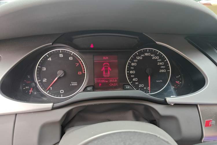 Used Audi A4L 2011 2.0 TFSI Comfort Model Instrument Cluster