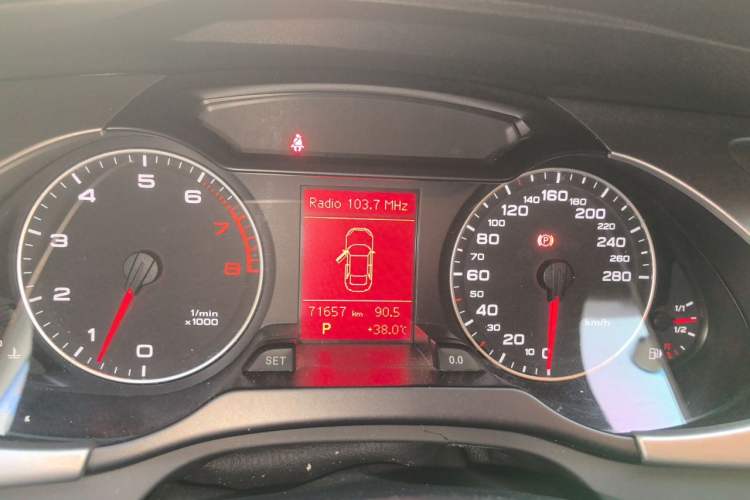 Used Audi A4L 2011 2.0 TFSI Standard Model Instrument Cluster