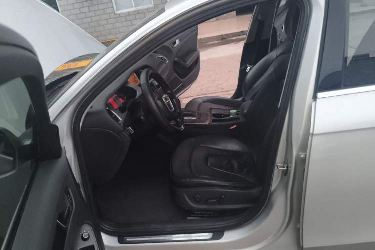 Used Audi A4L 2011 2.0 TFSI Standard Model Left Front Seat