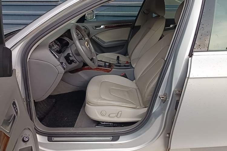 Used Audi A4L 2011 2.0 TFSI Technology Edition Left Front Seat