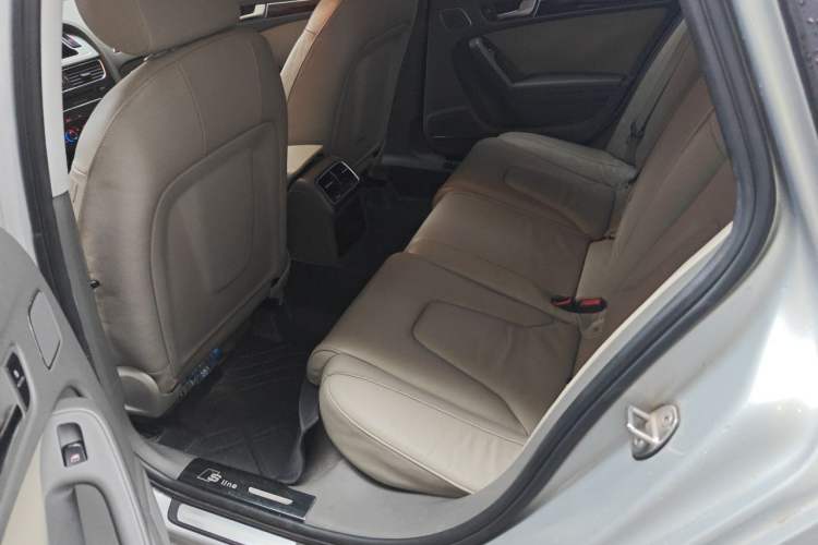 Used Audi A4L 2011 2.0 TFSI Technology Edition Left Rear Seat
