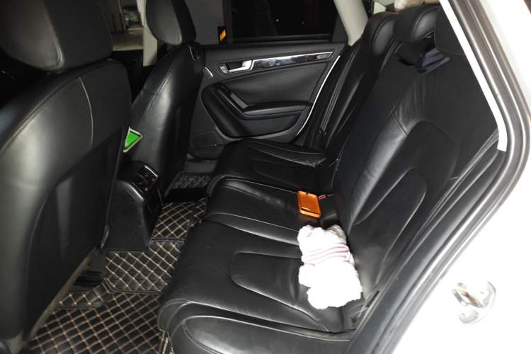 Used Audi A4L 2011 2.0 TFSI Technology Edition Left Rear Seat