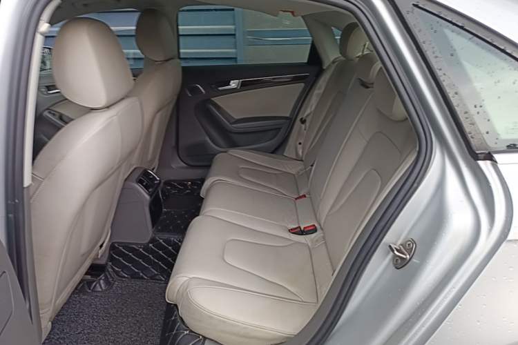 Used Audi A4L 2011 2.0 TFSI Technology Edition Left Rear Seat