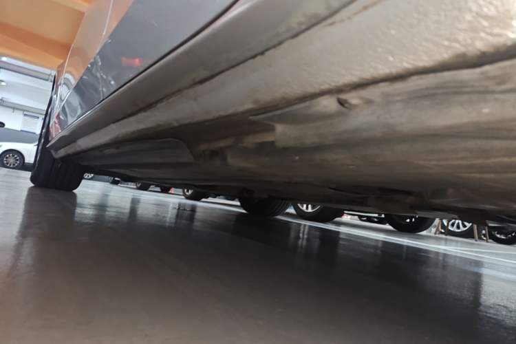 Used Audi A4L 2011 2.0 TFSI Standard Model Left Side Sill