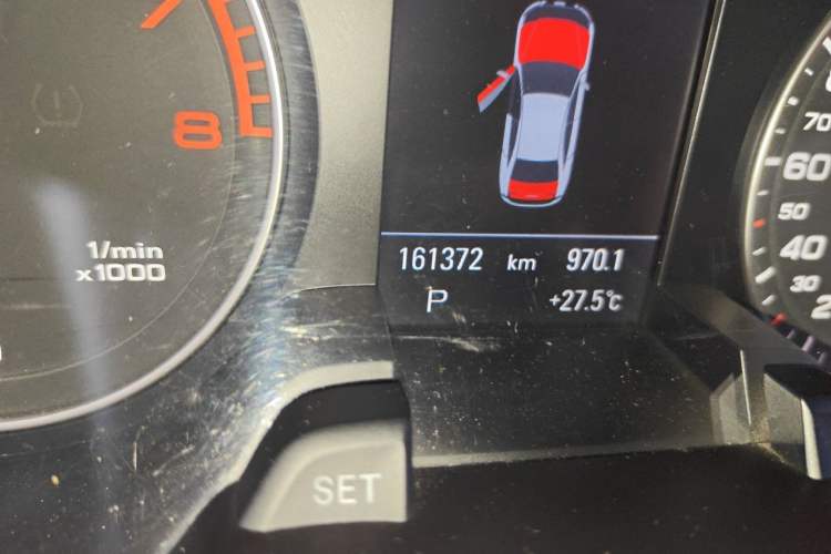 Used Audi A4L 2011 2.0 TFSI Technology Edition Odometer Close Up