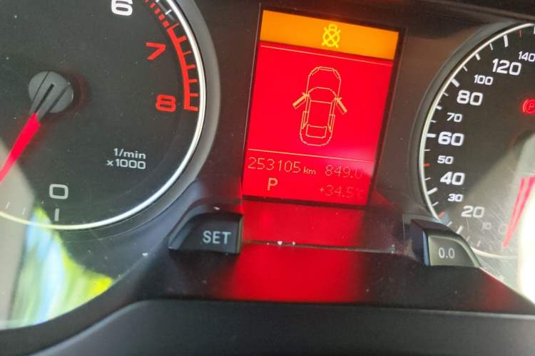 Used Audi A4L 2011 2.0 TFSI Comfort Model Odometer Close Up