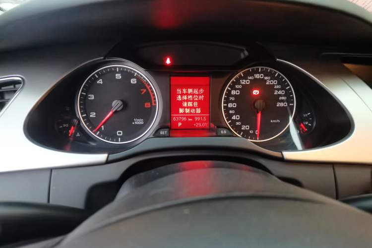 Used Audi A4L 2011 2.0 TFSI Comfort Model Odometer Close Up
