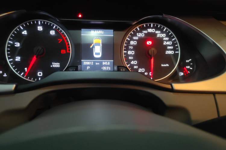 Used Audi A4L 2011 2.0 TFSI Luxury Model Odometer Close Up