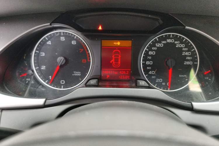 Used Audi A4L 2011 2.0 TFSI Comfort Model Odometer Close Up
