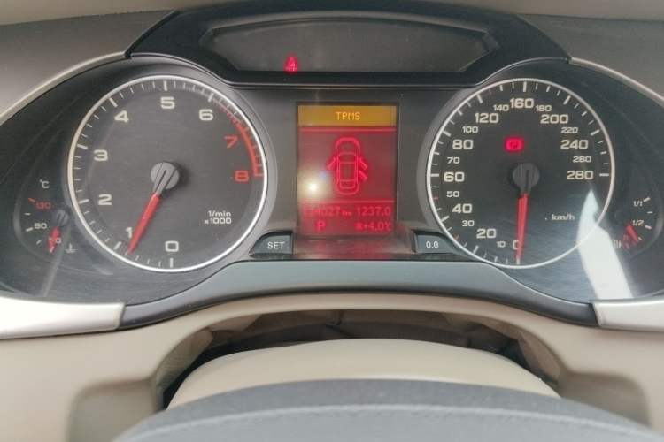 Used Audi A4L 2011 2.0 TFSI Comfort Model Odometer Close Up
