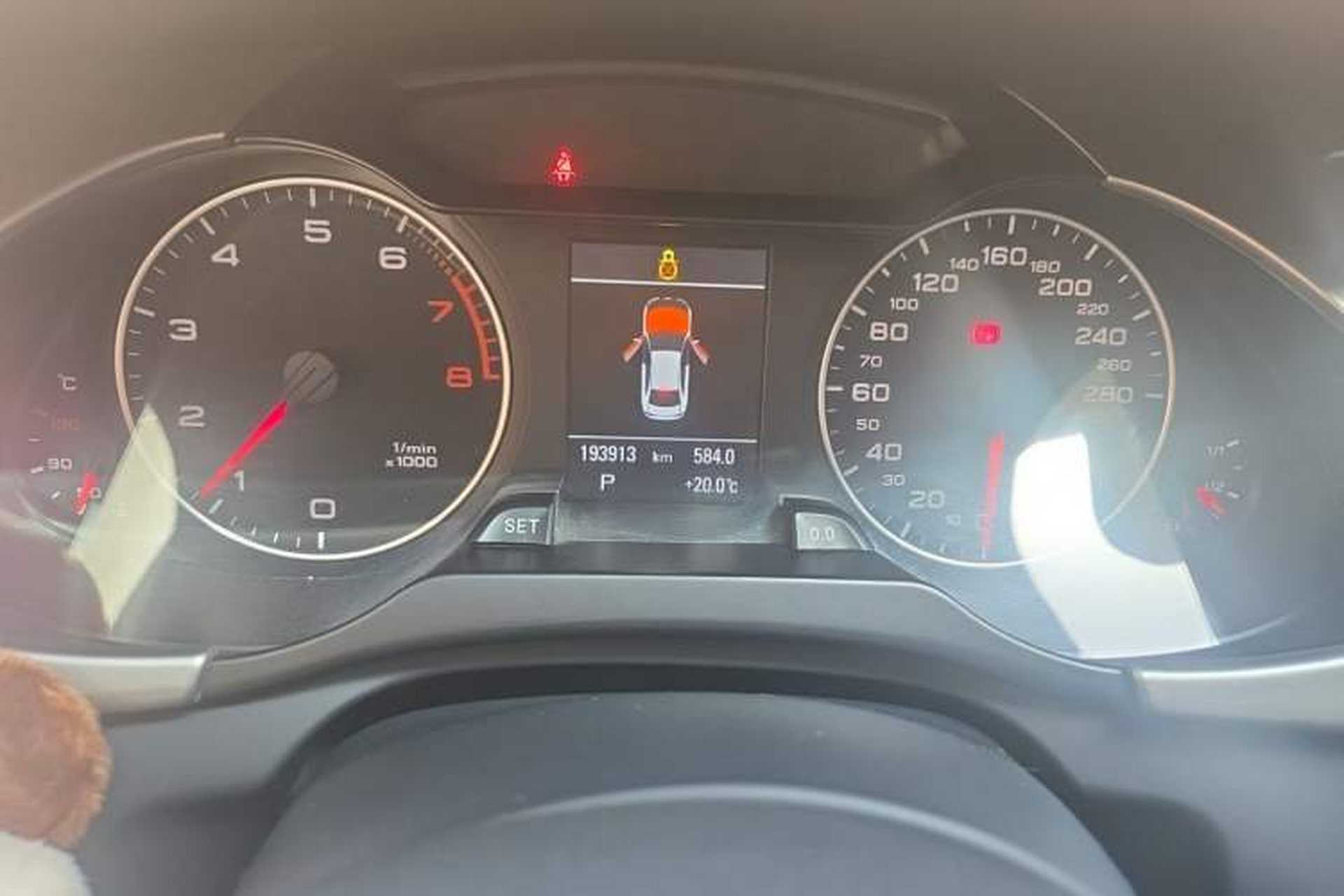 Used Audi A4L 2011 2.0 TFSI Luxury Model Odometer Close Up