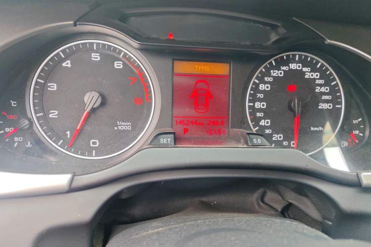 Used Audi A4L 2011 2.0 TFSI Comfort Model Odometer Close Up