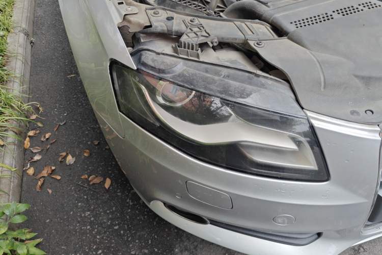 Used Audi A4L 2011 2.0 TFSI Luxury Model Right Front Headlight