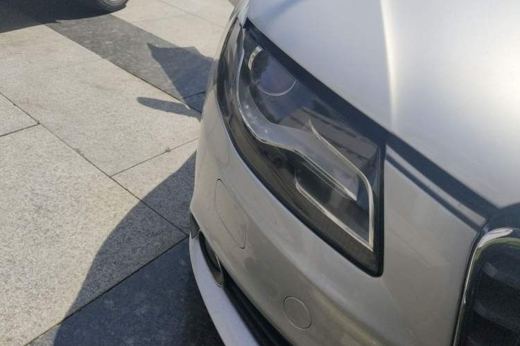 Used Audi A4L 2011 2.0 TFSI Standard Model Right Front Headlight