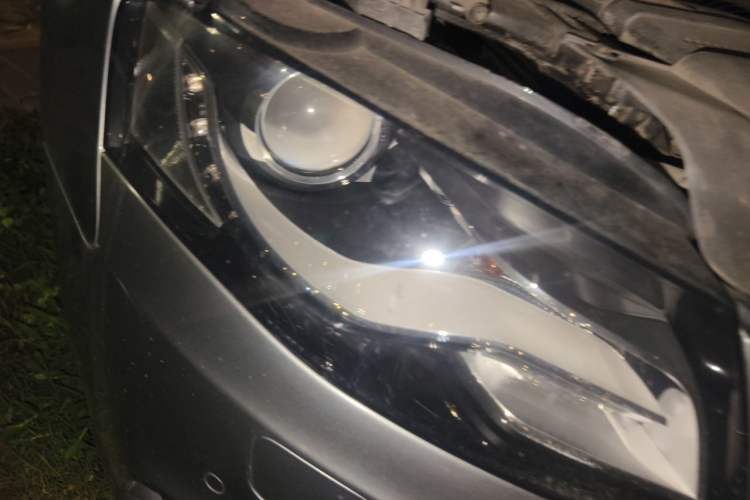 Used Audi A4L 2011 2.0 TFSI Standard Model Right Front Headlight