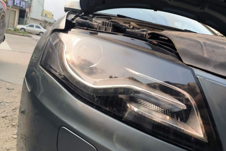 Used Audi A4L 2011 2.0 TFSI Comfort Model Right Front Headlight