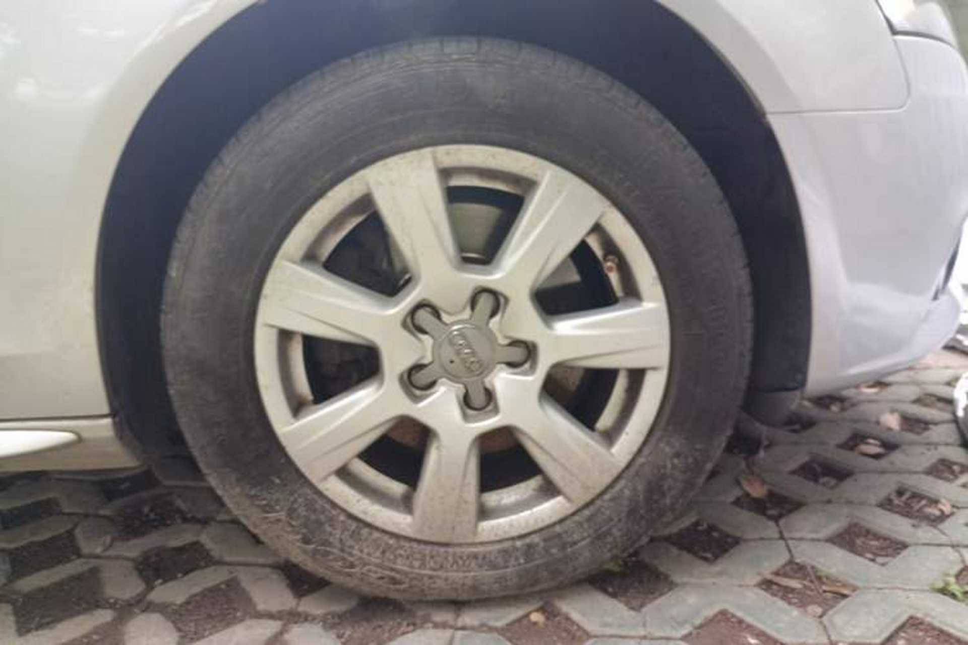 Used Audi A4L 2011 2.0 TFSI Comfort Model Right Front Wheel Hub