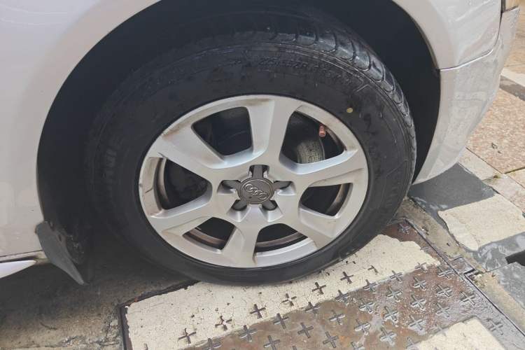 Used Audi A4L 2011 2.0 TFSI Technology Edition Right Front Wheel Hub