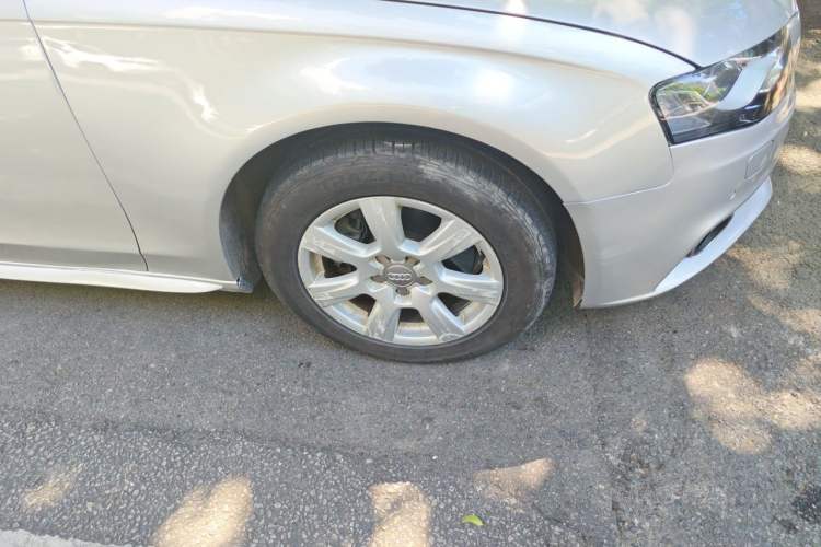 Used Audi A4L 2011 2.0 TFSI Comfort Model Right Front Wheel Hub