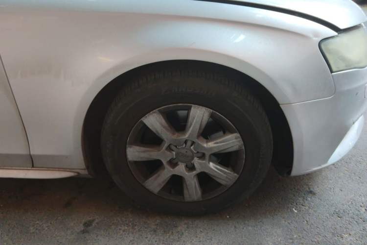Used Audi A4L 2011 2.0 TFSI Standard Model Right Front Wheel Hub