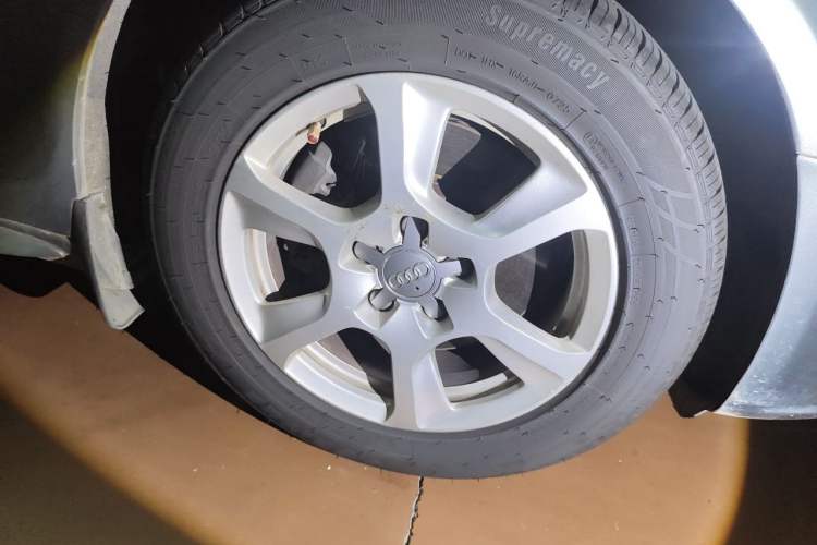 Used Audi A4L 2011 2.0 TFSI Technology Edition Right Front Wheel Hub