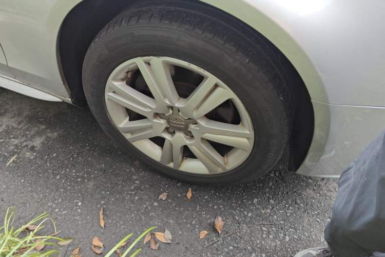 Used Audi A4L 2011 2.0 TFSI Luxury Model Right Front Wheel Hub