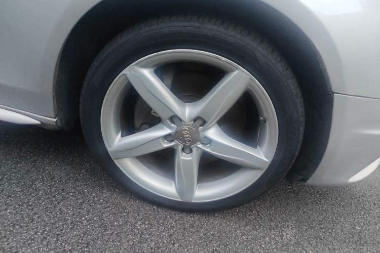 Used Audi A4L 2011 2.0 TFSI Sport Edition Right Front Wheel Hub