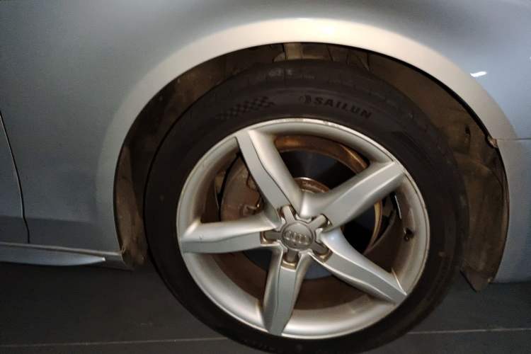 Used Audi A4L 2011 2.0 TFSI Sport Edition Right Front Wheel Hub