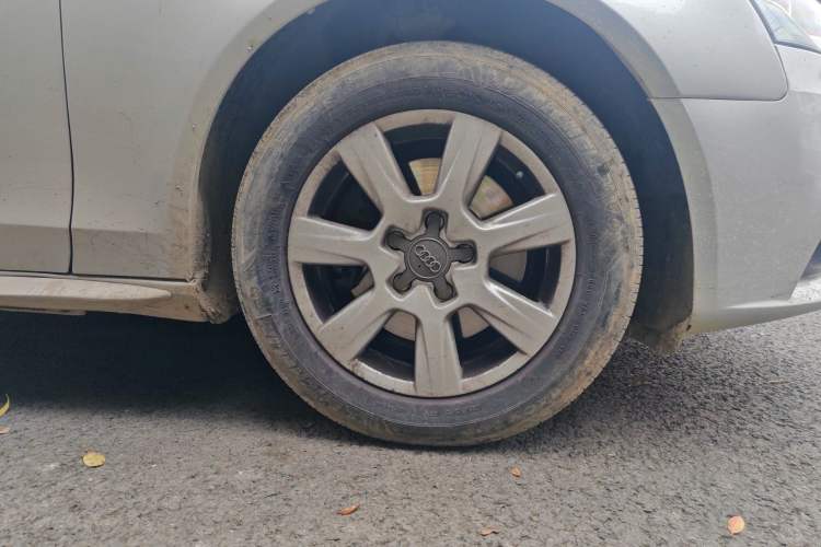 Used Audi A4L 2011 2.0 TFSI Comfort Model Right Front Wheel Hub
