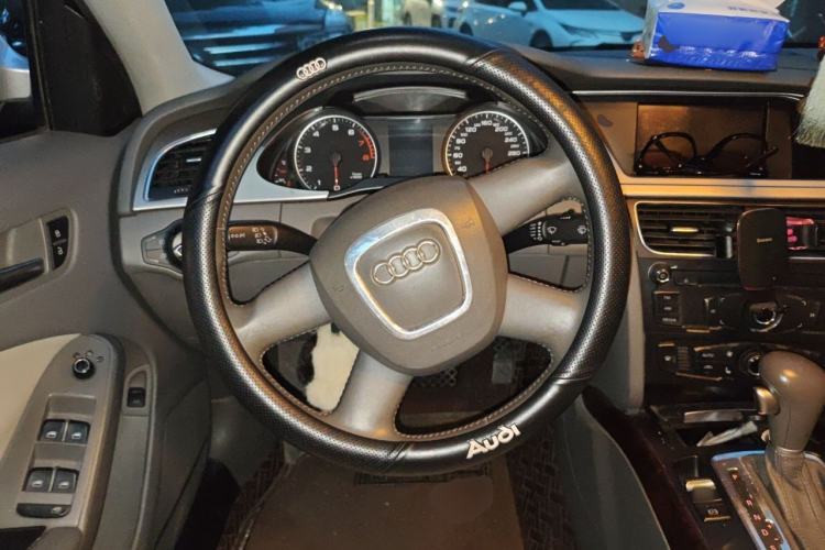 Used Audi A4L 2011 2.0 TFSI Comfort Model Steering Wheel