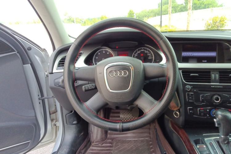 Used Audi A4L 2011 2.0 TFSI Comfort Model Steering Wheel