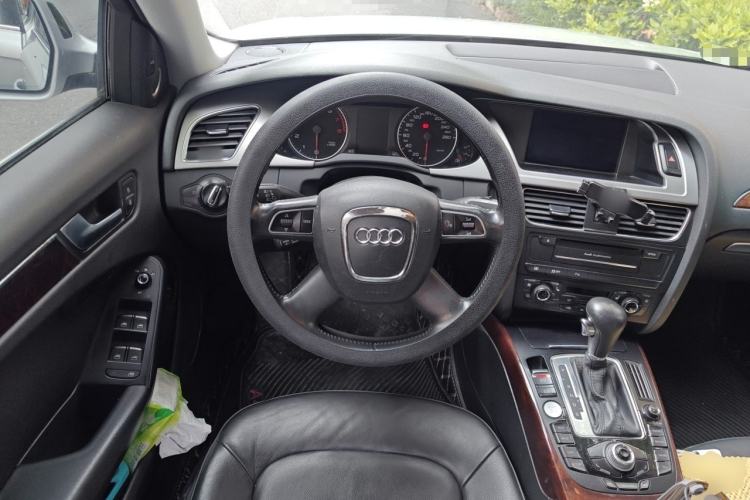 Used Audi A4L 2011 2.0 TFSI Luxury Model Steering Wheel