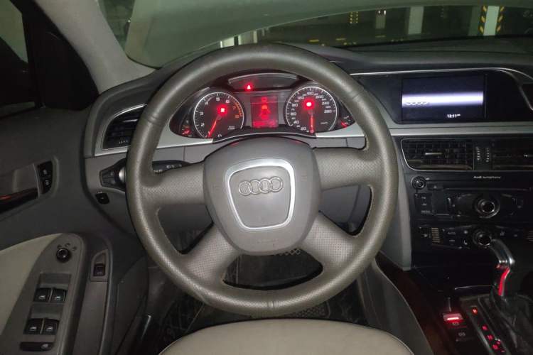 Used Audi A4L 2011 2.0 TFSI Luxury Model Steering Wheel