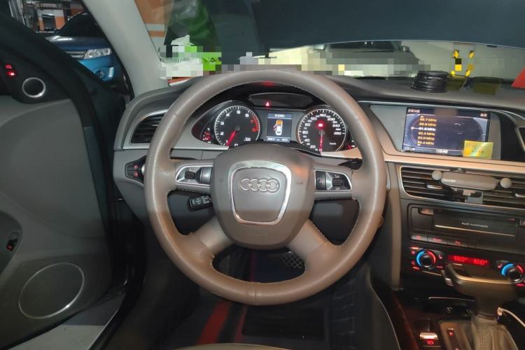 Used Audi A4L 2011 2.0 TFSI Luxury Model Steering Wheel