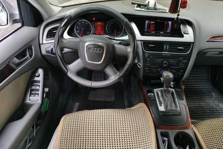 Used Audi A4L 2011 2.0 TFSI Comfort Model Steering Wheel