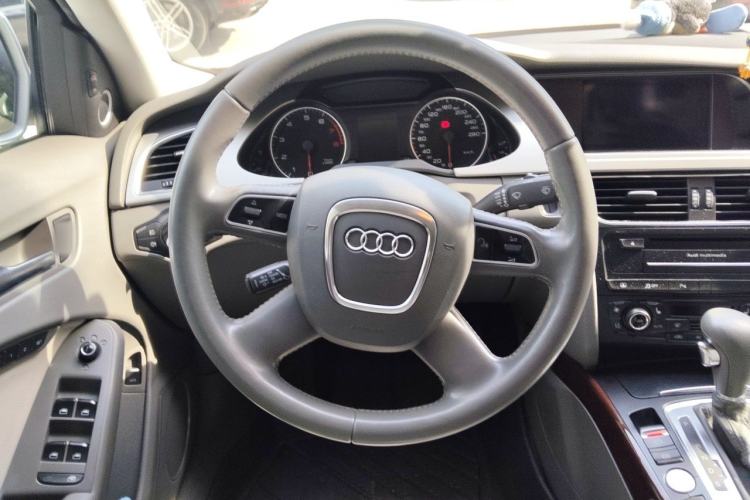 Used Audi A4L 2011 2.0 TFSI Luxury Model Steering Wheel