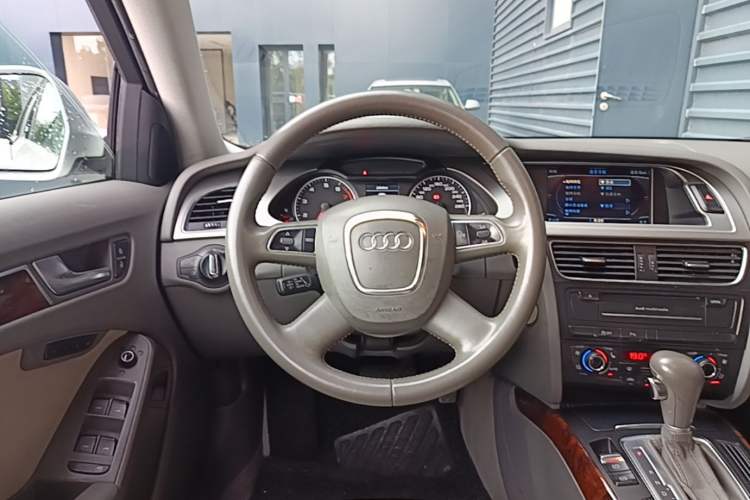 Used Audi A4L 2011 2.0 TFSI Technology Edition Steering Wheel