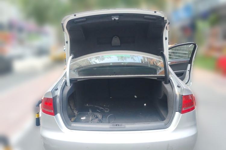 Used Audi A4L 2011 2.0 TFSI Standard Model Trunk