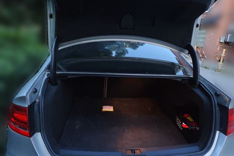 Used Audi A4L 2011 2.0 TFSI Comfort Model Trunk
