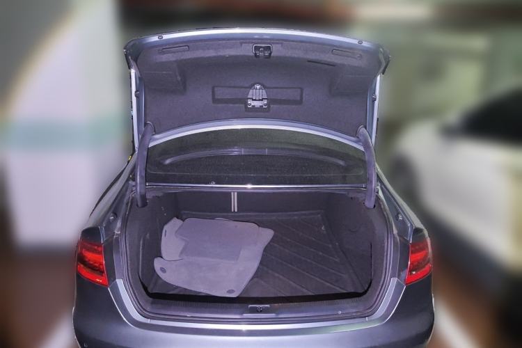 Used Audi A4L 2011 2.0 TFSI Technology Edition Trunk