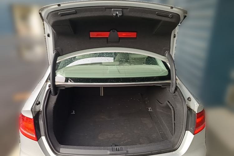Used Audi A4L 2011 2.0 TFSI Technology Edition Trunk